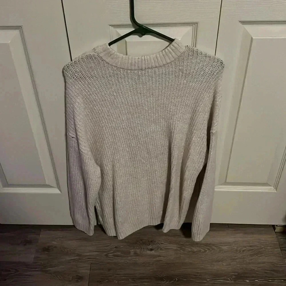 American Eagle Sweater - Picture 2 of 3